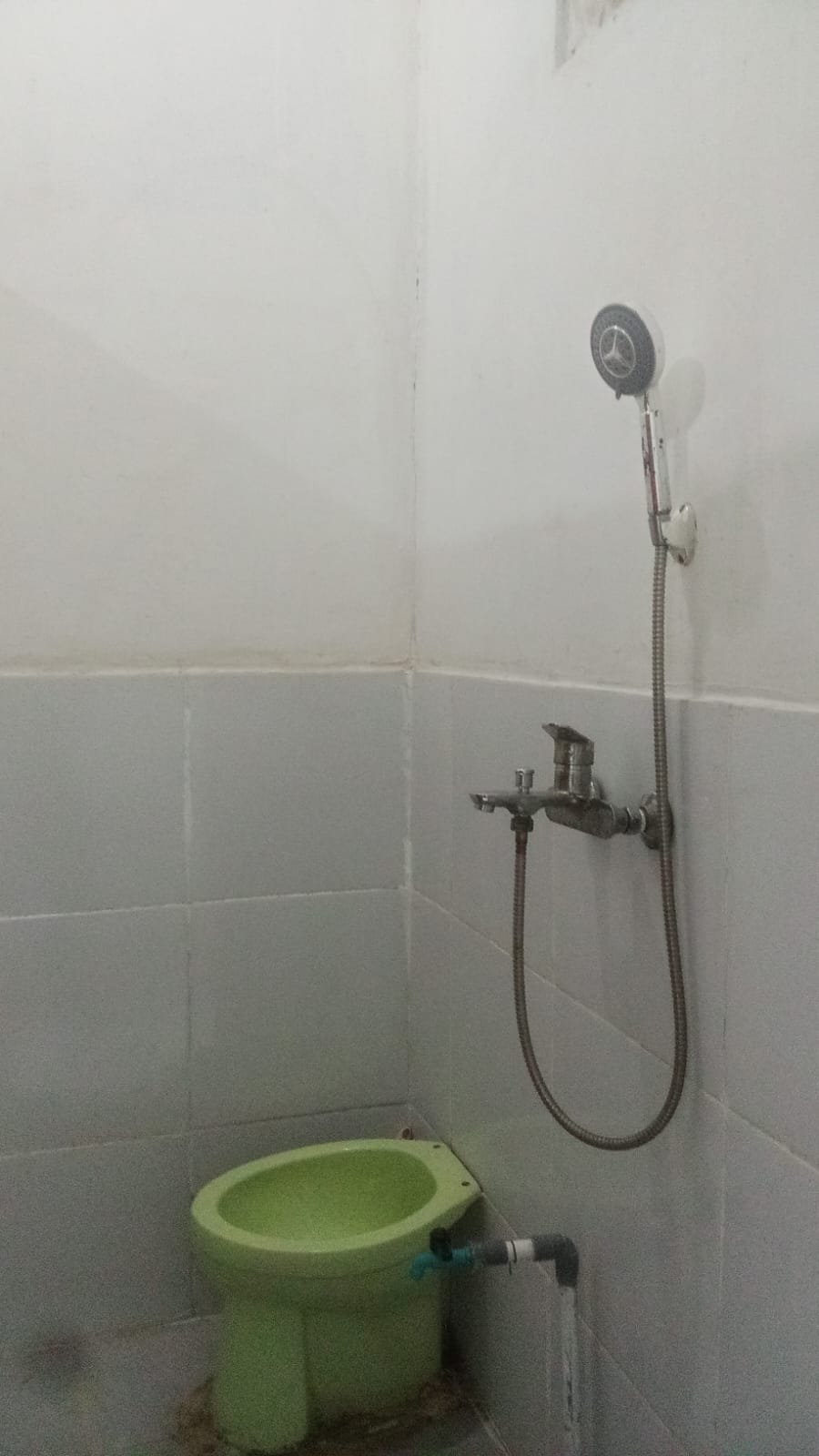 Kamar Mandi Deluxe
